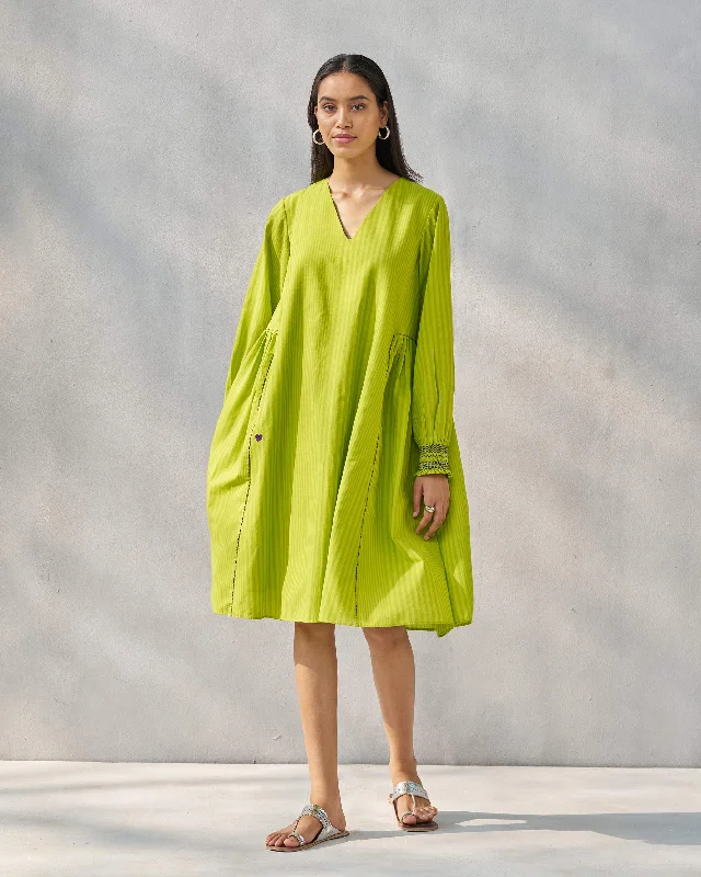 - Pregnant cat delivery room warming box Tapered Dress - Lime